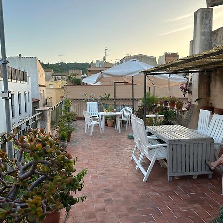 Апартаменти Notaria-Apartamento Y Estudio En Casco Antiguo, Al Lado De Playa, Rambla Y Monasterio, Con Acceso A Terraza Ajardinada Сан-Фаліу-да-Ґішулс Екстер'єр фото