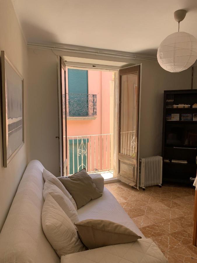 Апартаменти Notaria-Apartamento Y Estudio En Casco Antiguo, Al Lado De Playa, Rambla Y Monasterio, Con Acceso A Terraza Ajardinada Сан-Фаліу-да-Ґішулс Екстер'єр фото