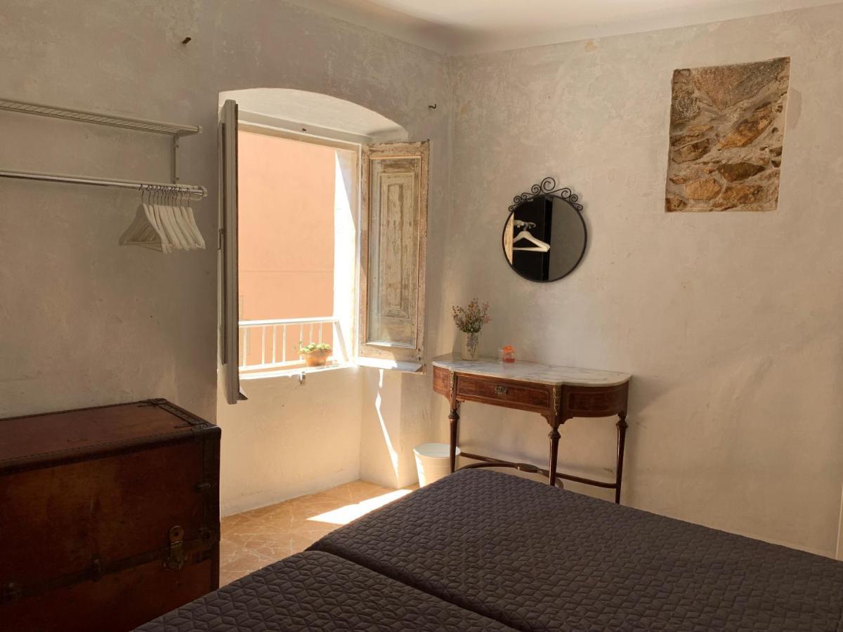 Апартаменти Notaria-Apartamento Y Estudio En Casco Antiguo, Al Lado De Playa, Rambla Y Monasterio, Con Acceso A Terraza Ajardinada Сан-Фаліу-да-Ґішулс Екстер'єр фото