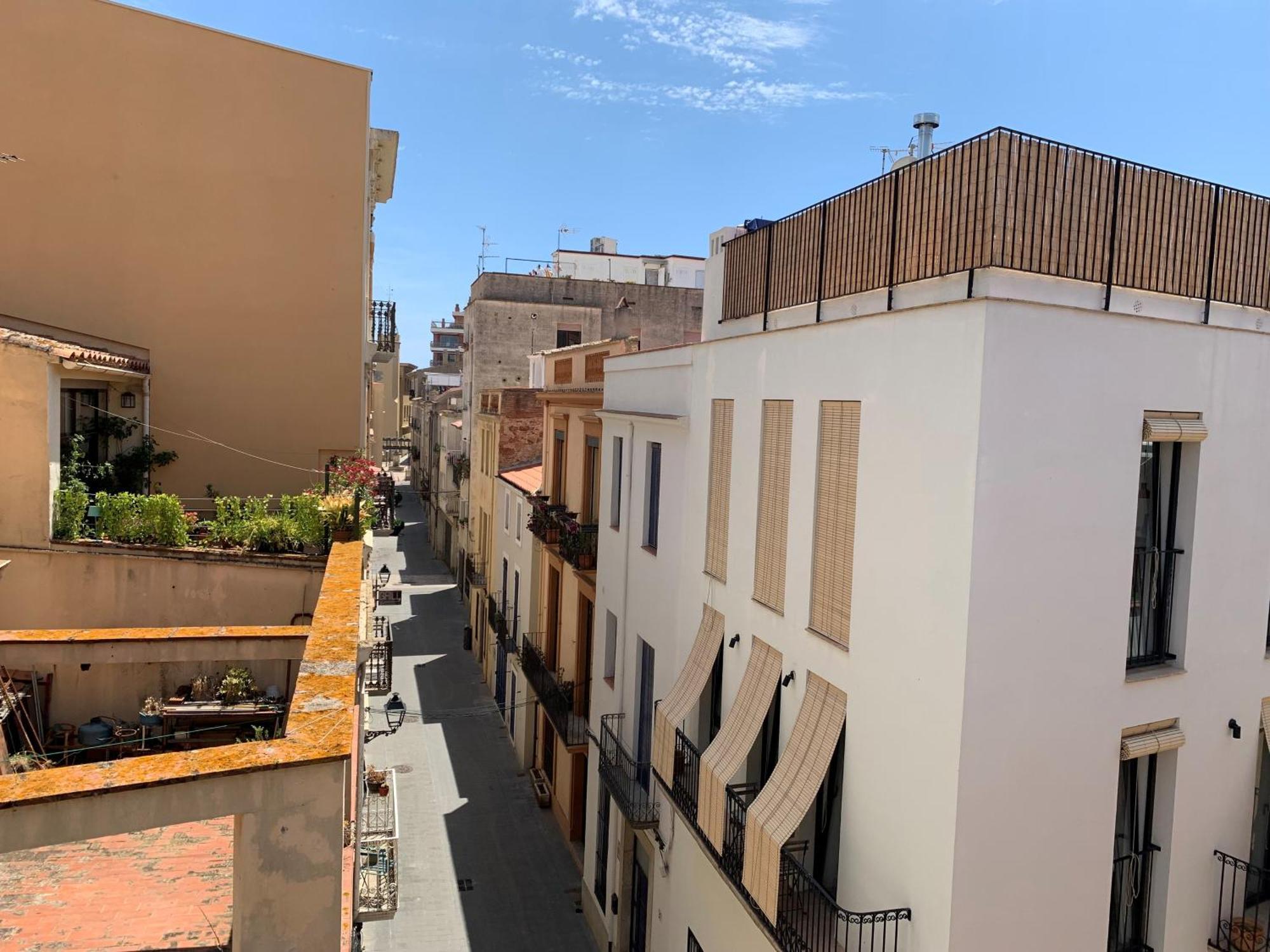 Апартаменти Notaria-Apartamento Y Estudio En Casco Antiguo, Al Lado De Playa, Rambla Y Monasterio, Con Acceso A Terraza Ajardinada Сан-Фаліу-да-Ґішулс Екстер'єр фото