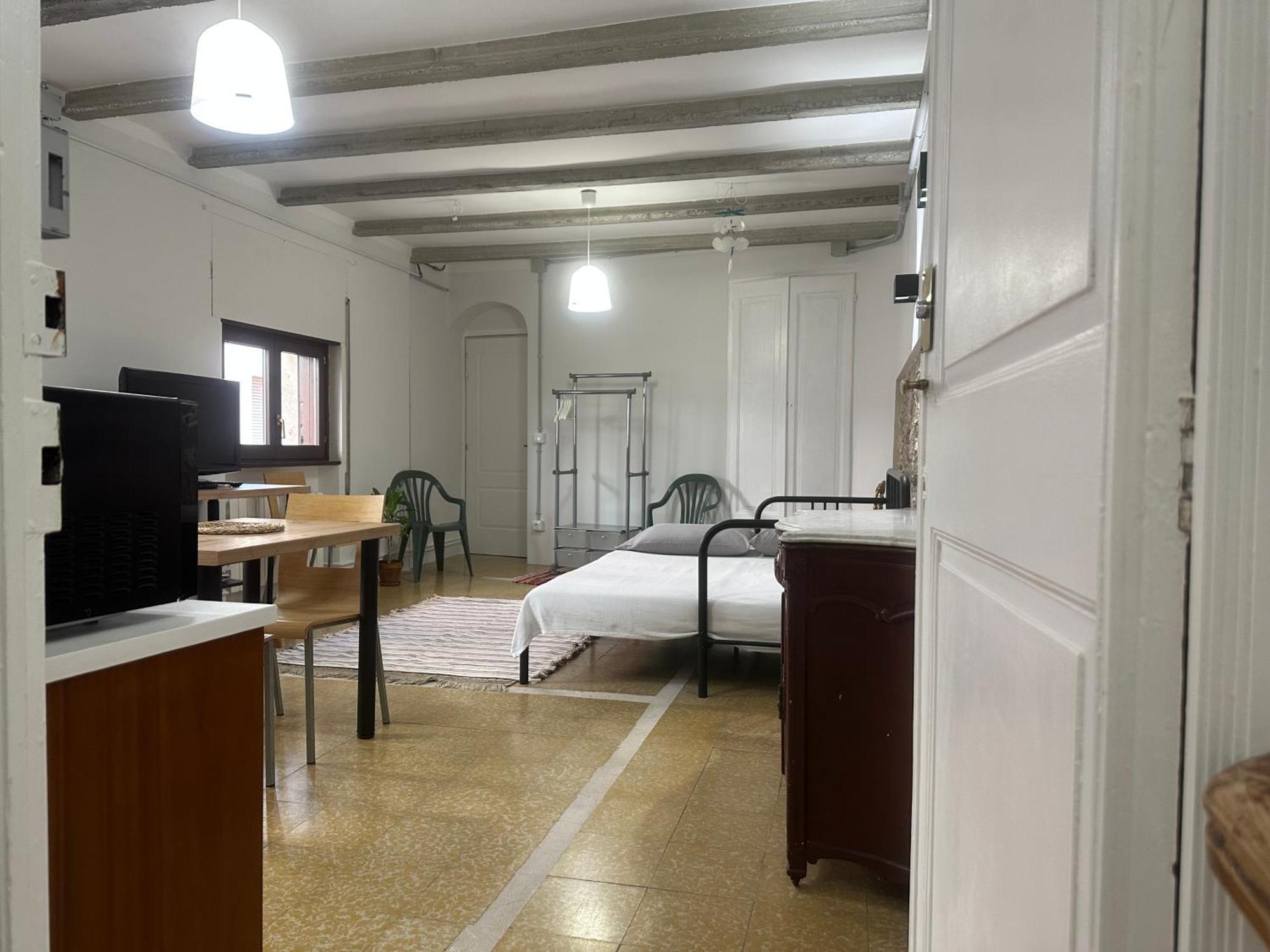 Апартаменти Notaria-Apartamento Y Estudio En Casco Antiguo, Al Lado De Playa, Rambla Y Monasterio, Con Acceso A Terraza Ajardinada Сан-Фаліу-да-Ґішулс Екстер'єр фото